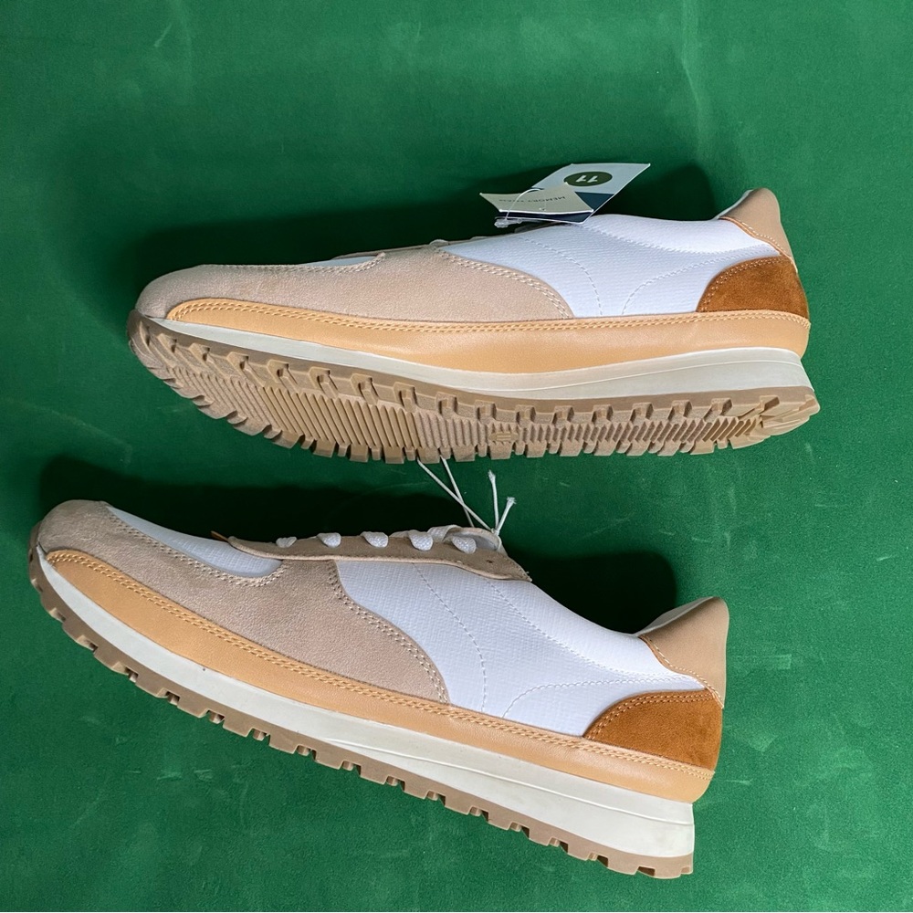 Universal Thread NWT shoes